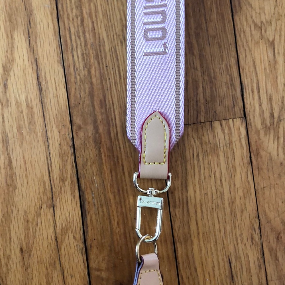 Adjustable wide pink fashion replacement strap - Picture 5 of 12